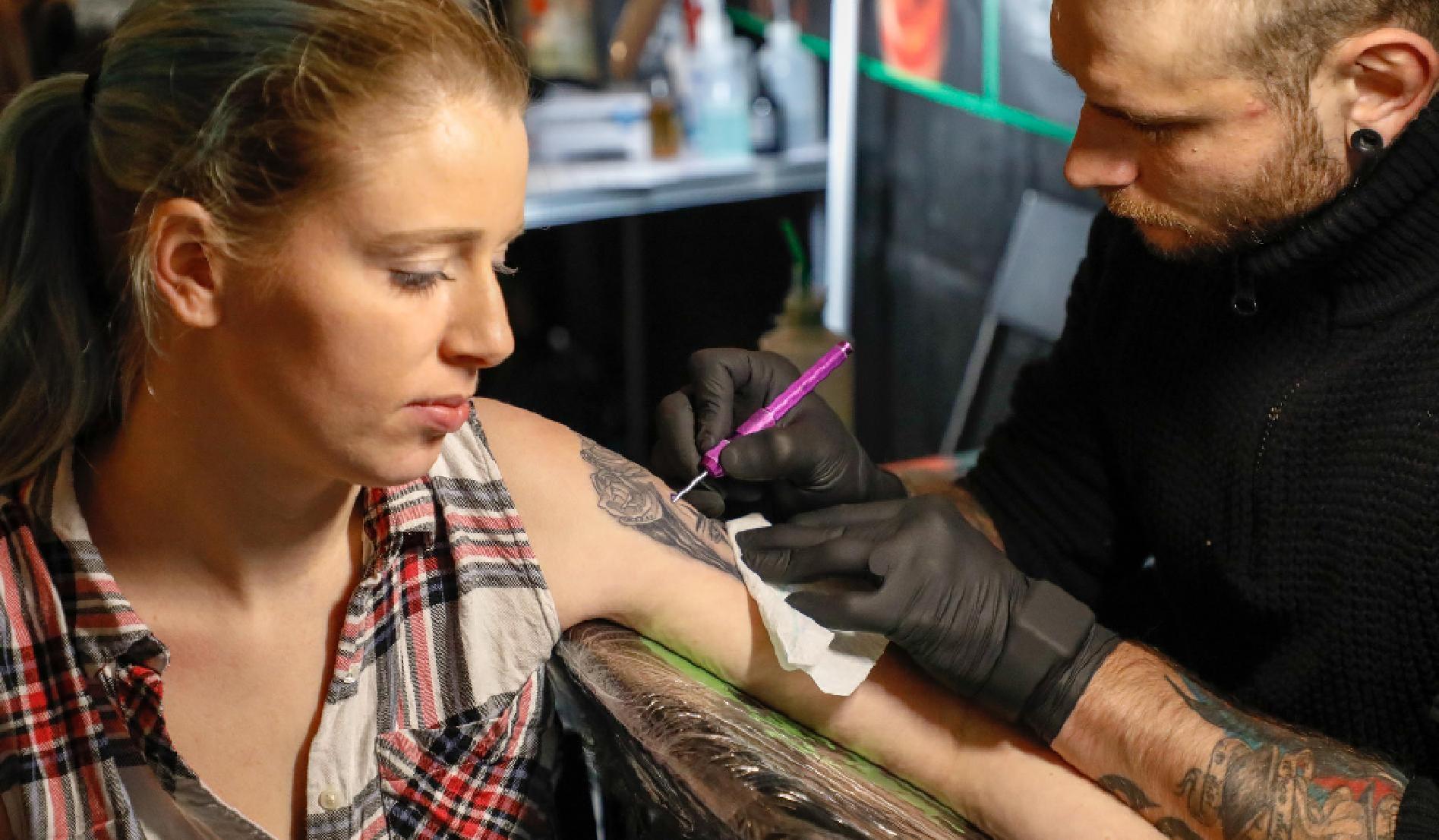Tattoos in Erlangen: Körperkunst, die süchtig macht